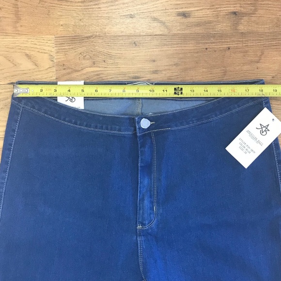 Distressed Jeans - Picture 8 of 8